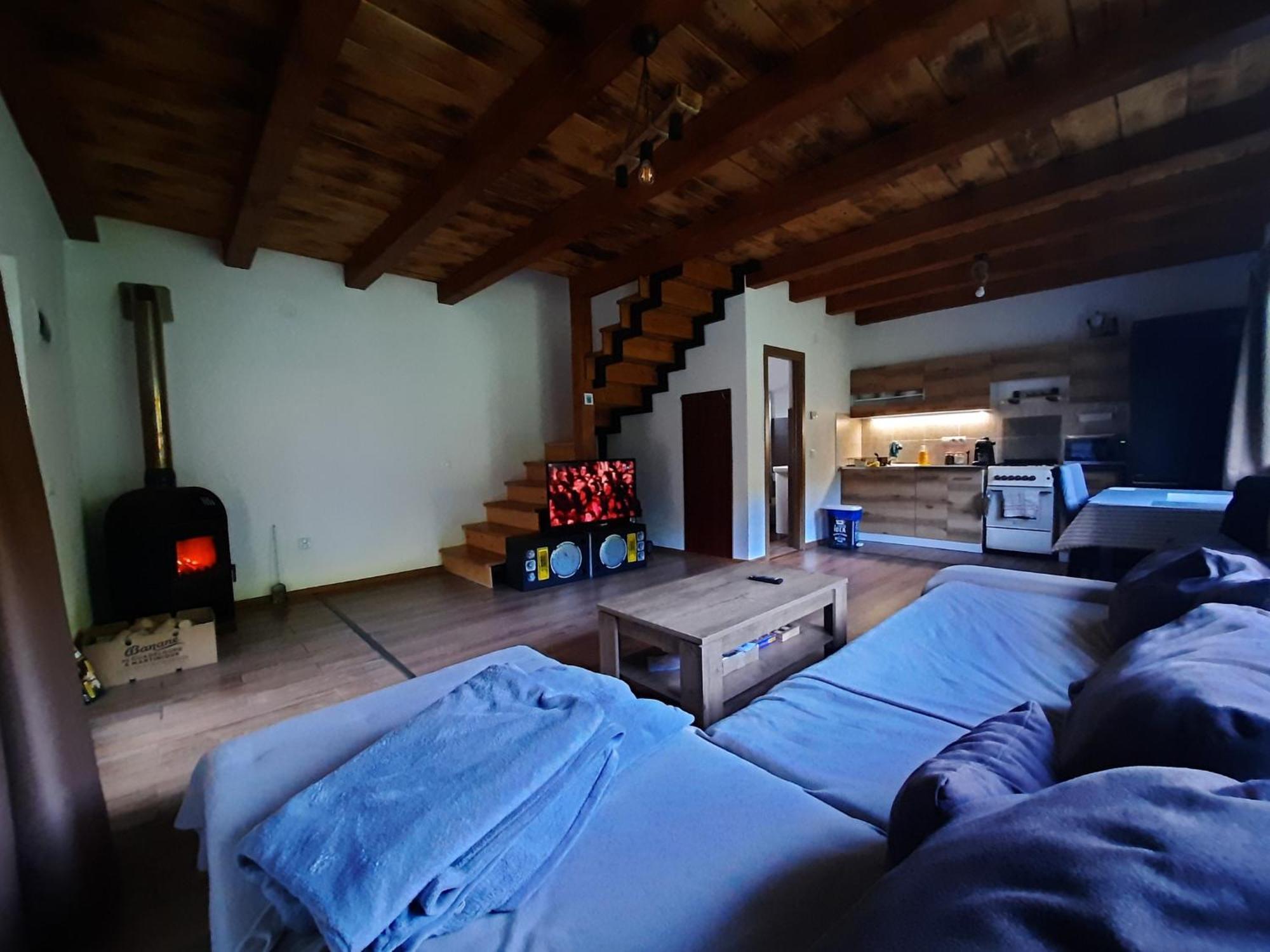 Mountain Cozy Home Sub Cetate Exterior photo